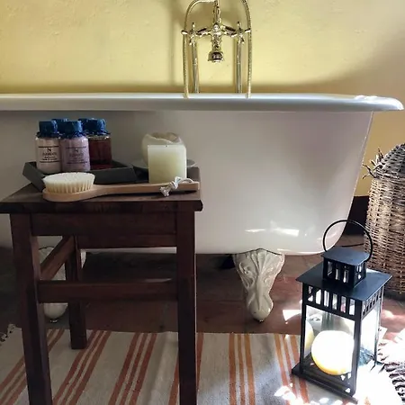 مزرعة للإقامة Cascina Bertolotto Wine *