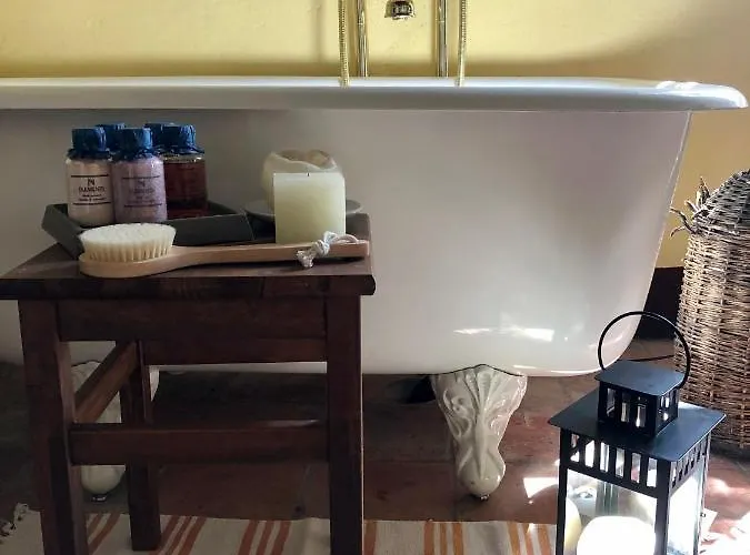 مزرعة للإقامة Cascina Bertolotto Wine *