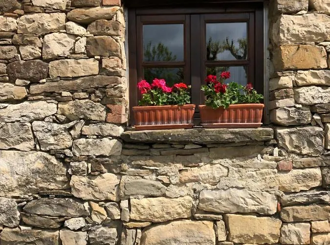 Cascina Bertolotto Wine مزرعة للإقامة *